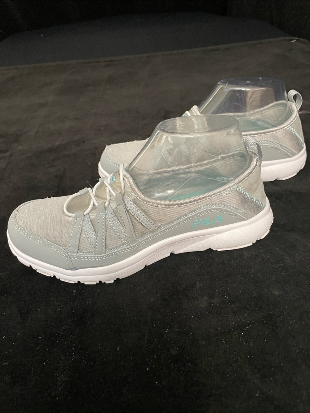 Women’s FILA Memory Pilota Shoes, bungee lacing, and cushioned footbed. Sz 8.